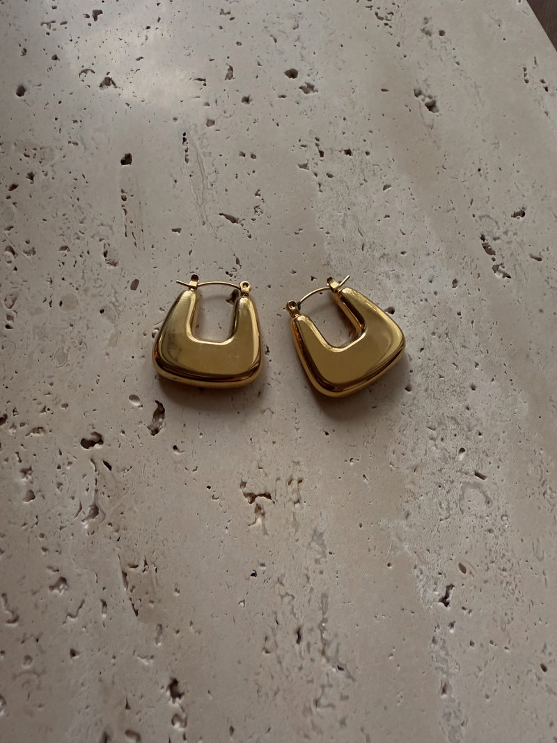 The Lightweight Gold Chunky Hoop Earrings