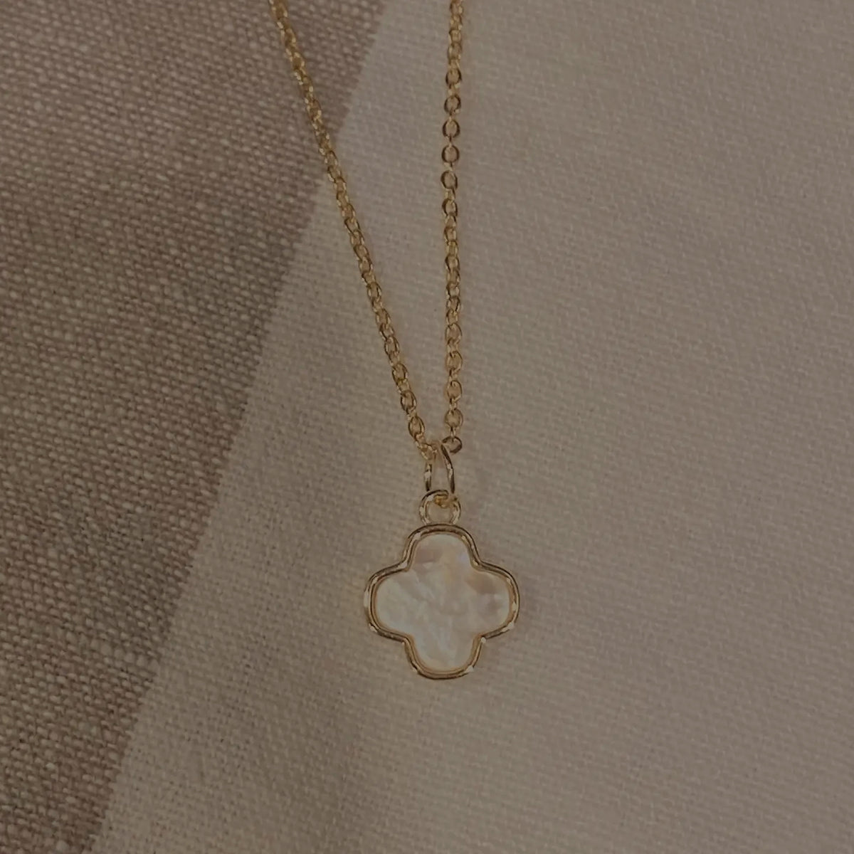 The Clover Pendant Necklace